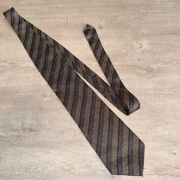 Andrew Fezza Men's 100% Silk Necktie Italy Striped - Picture 1 of 3